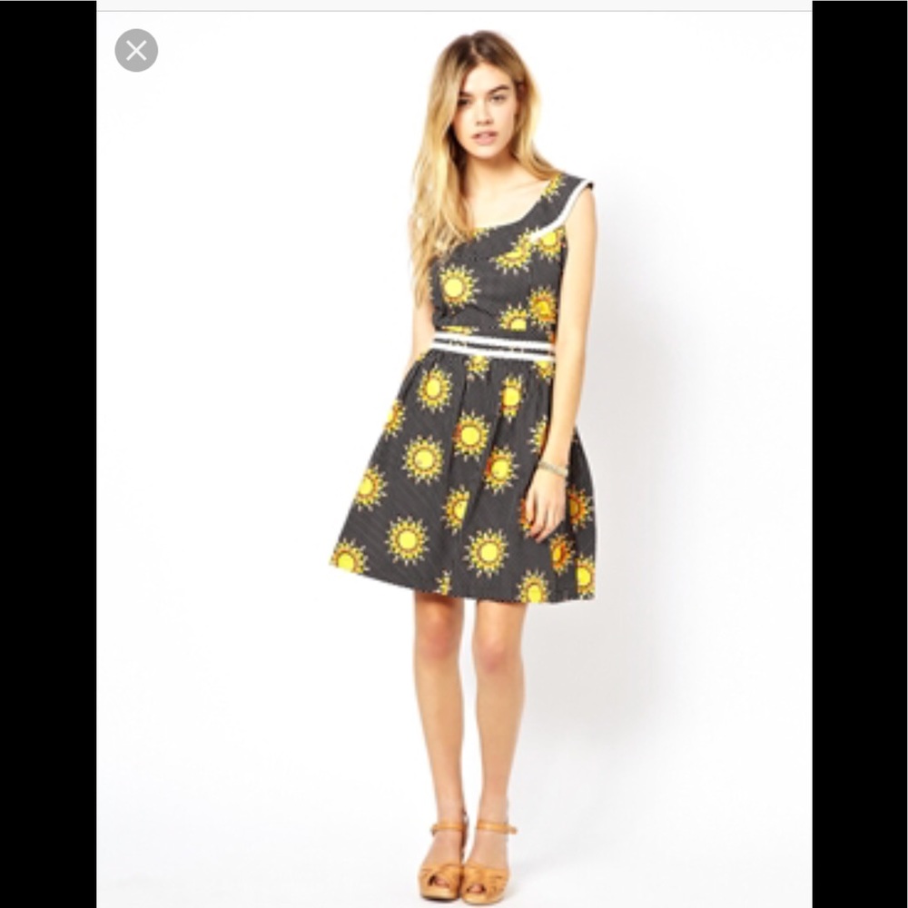 Trollied Dolly sunflower dress size S
